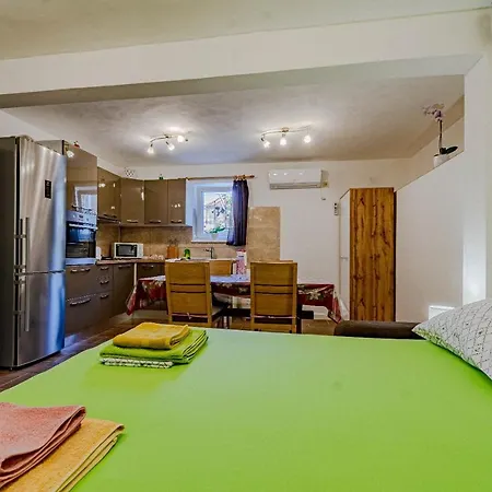 Apartment S2 - Modern Just 50m From The *