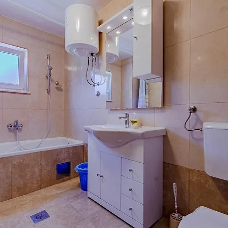 Apartment S2 - Modern Just 50m From The